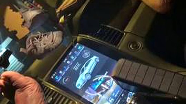 Big BBW Ebony Soles In Car