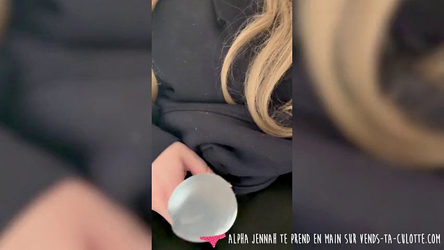 Vends-ta-culotte - Ydmykelse og analtrening for en underdanig mann av en ung sexy dominatrix