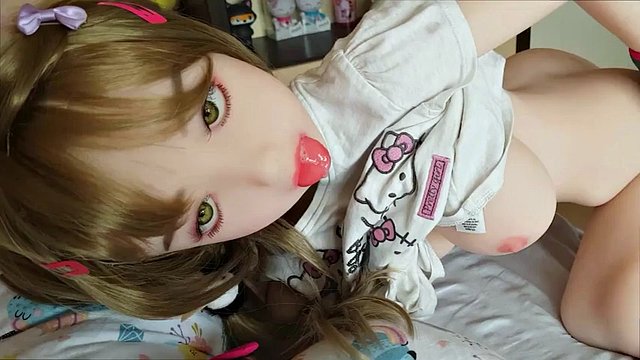REBECCA - DWARF SEXDOLL DOES ANAL - HOT DOGGYSTYLE PROLAPSE AND GAPE