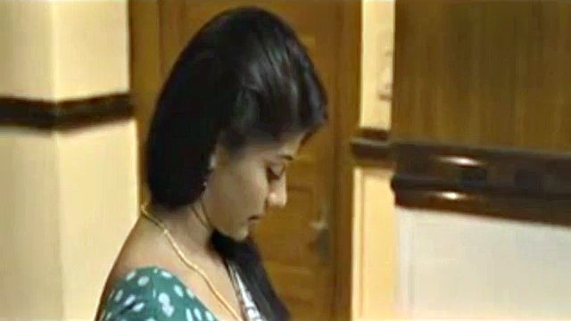 desi sexy fatty girl fucking with boss in hotel