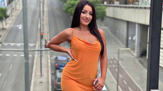 Yüksek profilli fahişe sokakta yakalandı ve sikildi