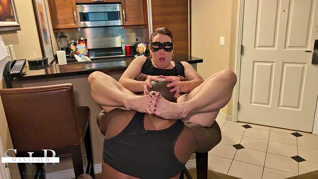 Sir Maxximus Libras Sexy Hotwife Polyjswitch