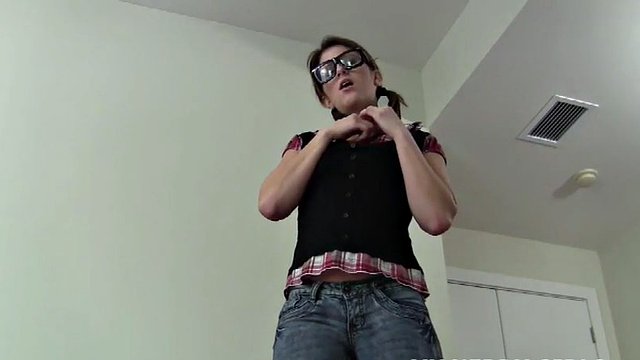 nerdy dziewczyny jak ja muszą się pieprzyć zbyt joi