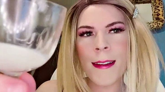 Stepmom's pits, feet and cock worship, huge POV cumshot, role play with Jessica Bloom