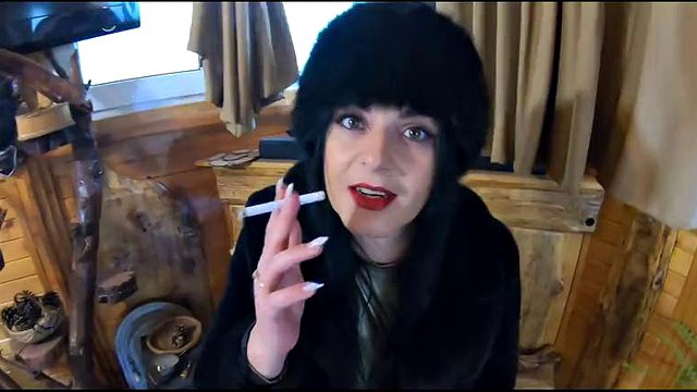 Milfycalla Deep Blow-job při nošení kožich a lesklých bot 204