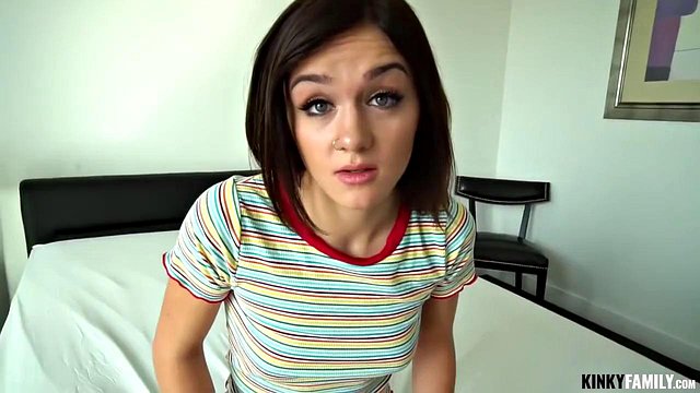 Rosalyn Sphinx Deep-Throats Brother for Cash in Stepsis Fantasy