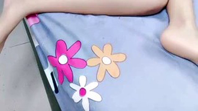 A charming young woman with full eyes in China live broadcast, her face is very interesting, she seduces her brother in front of the camera, and has sex with her boyfriend on the sofa