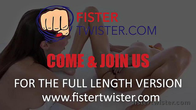 Fistertwister - Fisting lesbians slide the whole hand in