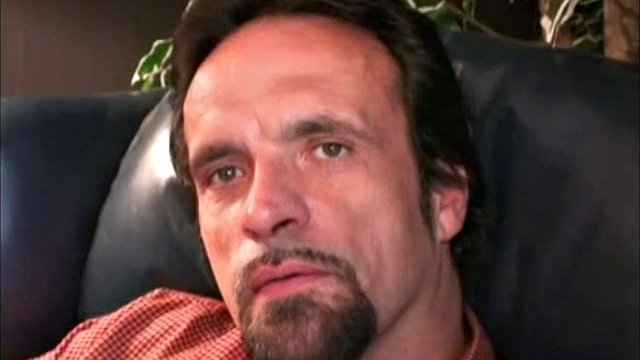 This 6'2" 43 year old, 200 lbs guy is in Atlanta looking for a job as a home remodeler. He lives with a woman for convenience, but is a bit kinky about sex.