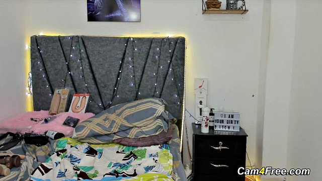 Chubby Tattooed Babe's Solo Masturbation