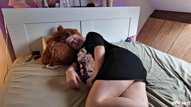 Yukinky's Big French Ass Wrecked by Stepdaddy's Dildo in Amateur Lesbian Double Penetration