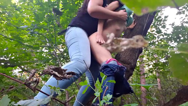 Harter Lesbensex im Wald - Lesbische Illusion