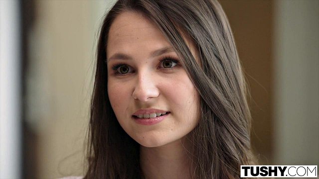 Tushy estudante universitária que ama anal seduz seu professor - Liz Jordan