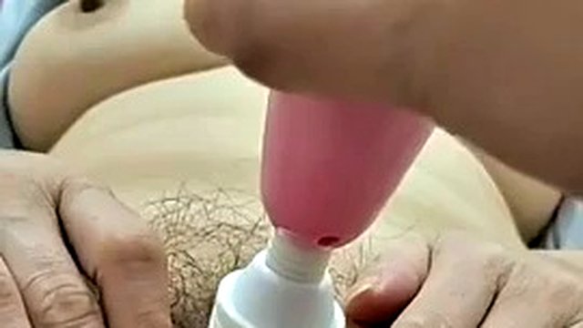 The boy in the cloak is teasing his mother who is talking on the phone with her aunt. The toy is making her pussy very itchy. She wants the cock to be hard~ so deep! Climax~