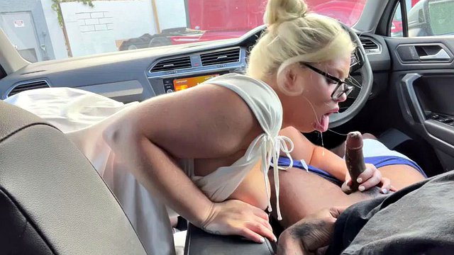 thick pawg bbw car sex with bbc i found her on tonaughty.com