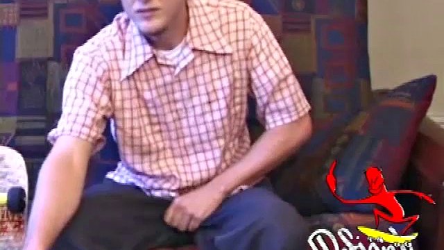 Ethan is a smooth skater boy with an impressive veiny dick sticking out of his boxers. While masturbating, he hardly ever uses the classic strokes, preferring to manipulate his huge dick in a variety of interesting ways.