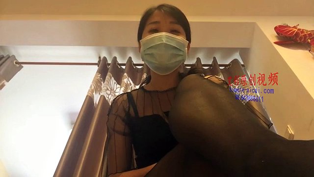 Jinger Xiaozhu S055 Language humiliation POV sperm control mother's boots, cheap son's black silk boots, high heels, teasing and humiliating