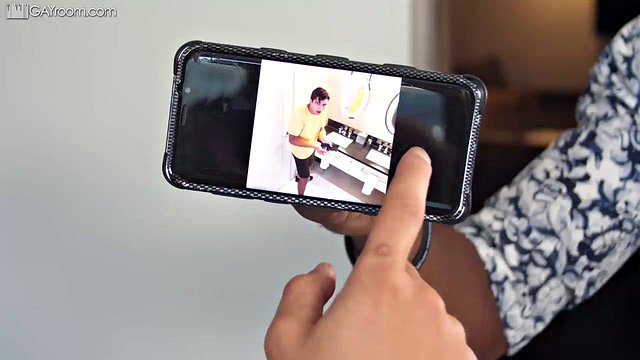 Eşcinsel hırsız dildolar için parayı ceplerine attı