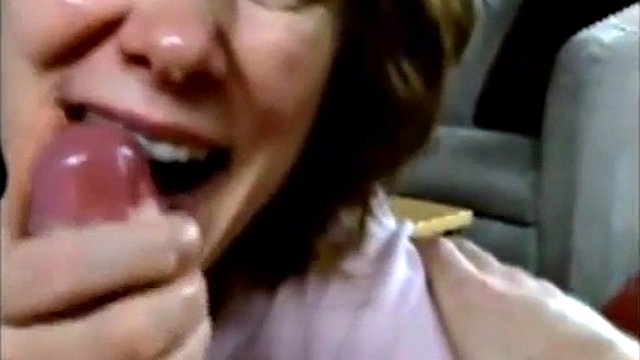 madre chupa hijo y traga su semen