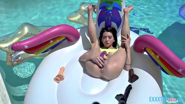 Riley Jean's Poolside Hardcore