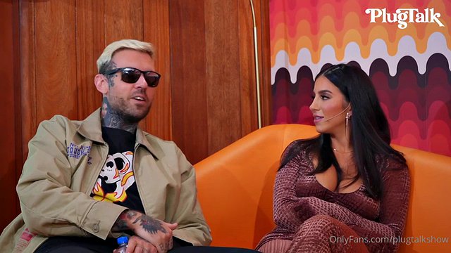 Lena the Plug e Savannah Bond in un talk show a tre