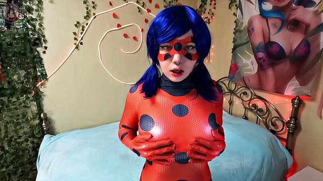 スーパーヴィランがハメ撮りフェラ誘惑でコスプレスーパーヒロインを支配する