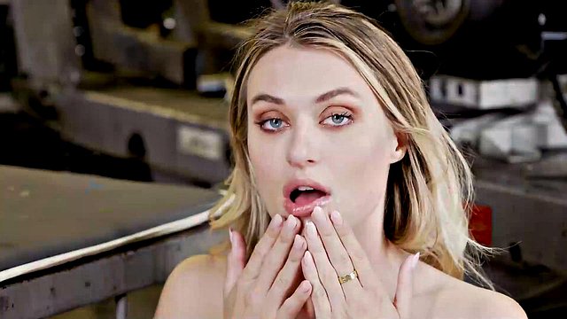 Com - Anna Polina und Hannah Vivienne teilen sich einen großen Schwanz