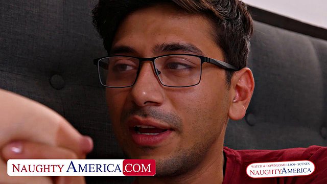 مفلس جبهة تحرير مورو الإسلامية لوري الدانتيل يظهر صديق ابنها كيف يمارس الجنس مع فتاة