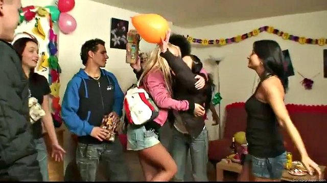 Party 3: Cowgirl, Amateur & Xhamster-Porno