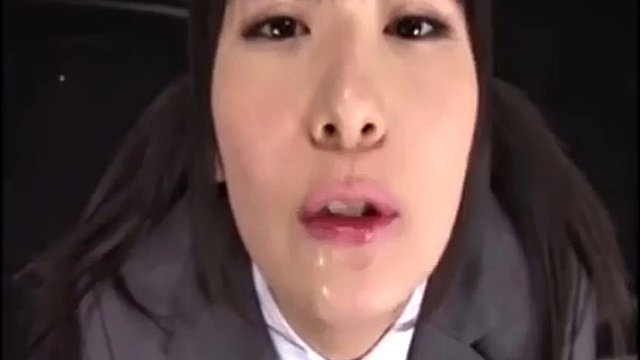 Cutie japonesa come mucho semen. gokkun