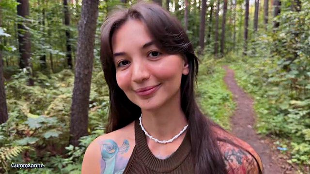 Cummzonne Cheats on Her Boyfriend by Fucking a Stranger Photographer Right Away in Hardcore POV Close-