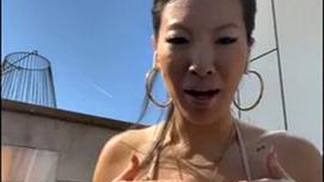 Hot Woman Masturbates Outdoor: Amateur, Bongacams & Asian Porn