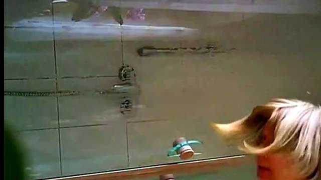 mom's great body spied in the shower