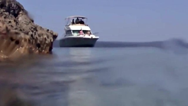 I dilettanti fanno regolarmente feste in spiaggia in un'orgia selvaggia