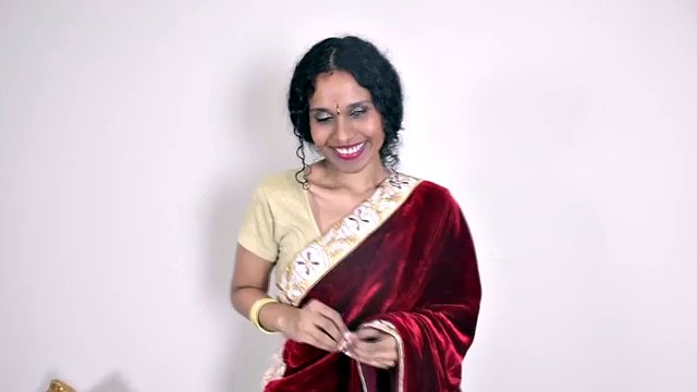Horny Indian Stepmom Seducing Her Stepson Virtually On Webcam