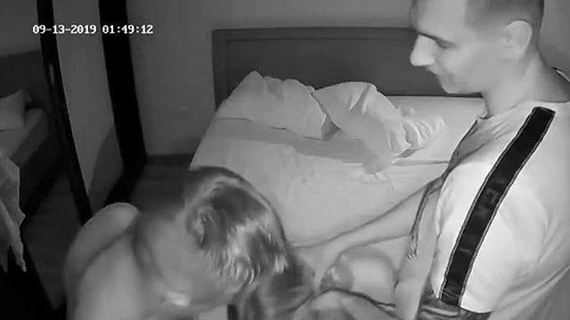 Hot amateur hidden cam