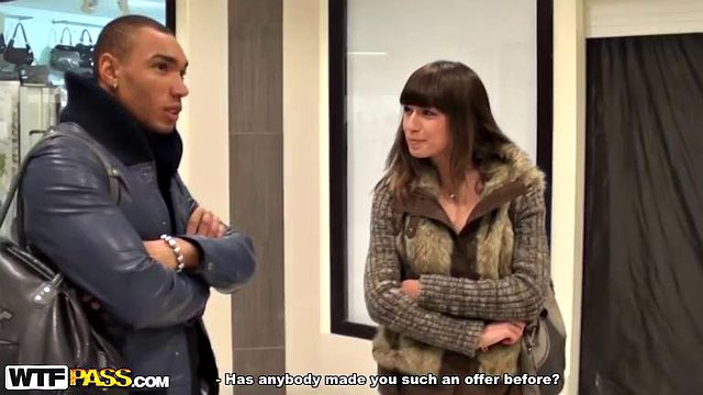 Porno de recogida con chica de aspecto modelo