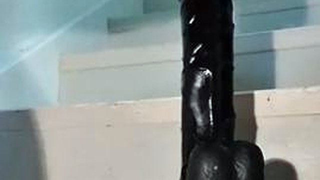 CD transfiziert, bevor Dildos in. Dessous ausdehnen und reiten. Dessous