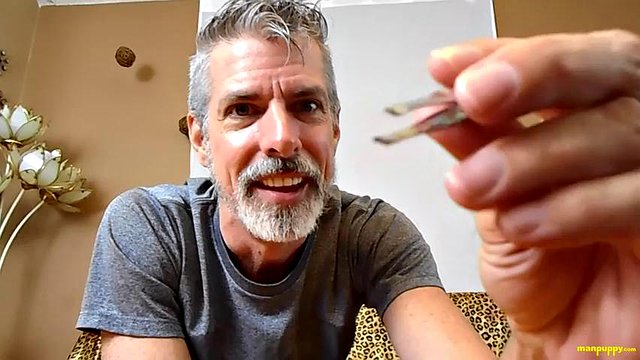 Humiliated By Giant Daddy - Richard Lennox