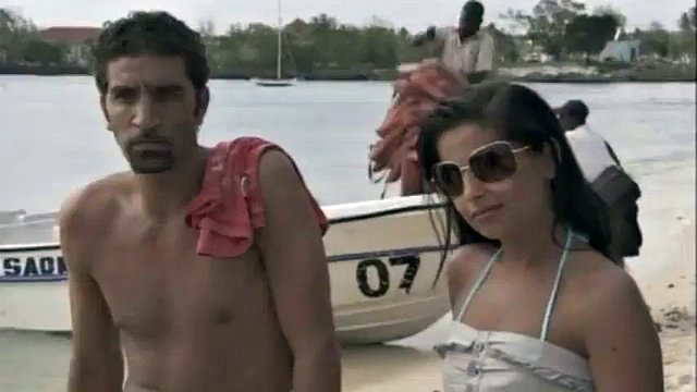 Seks na plaży: porno z obciąganiem, laskami i dużą dupą