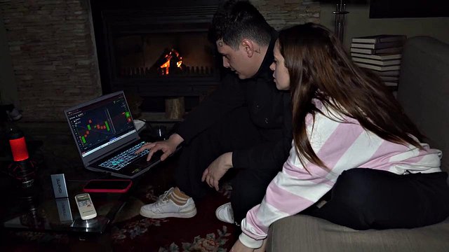 BBW Luchiibb von Knock Knock Club reitet Bestie nach Cuckold Fat Guy Creampie