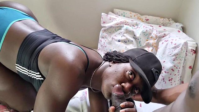 Ebony girlfriend: Blowjob, Doggy & Missonary Porn