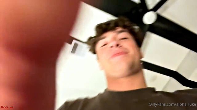 Brunette Cumshot Blowjob