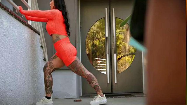 ** NEW **Inviting The BBC to Her House: Big Tits, Big Ass & Blowjob Porn
