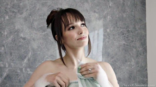 Lexi Luna et Luna Blackx se baisent fort