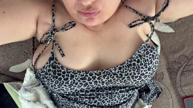 Busty Clubnika416'nın Büyük Memeleri Web Kamerası Sıkıntısı