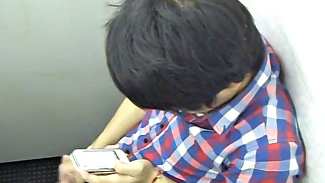 str8 spy Filipino guy in a public toilet
