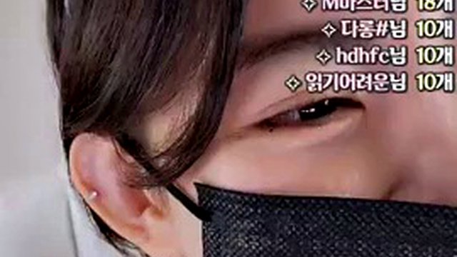 Good-looking Korean female anchor masturbates Korean+BJ live broadcast, ass, stockings, doggy style, Internet celebrity, oral sex, goddess, black stockings, peach butt Season 52