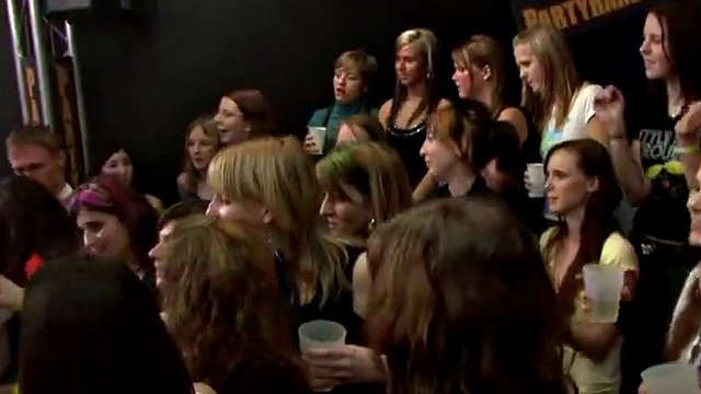 amatørbabes suger mannlige stripperhaner