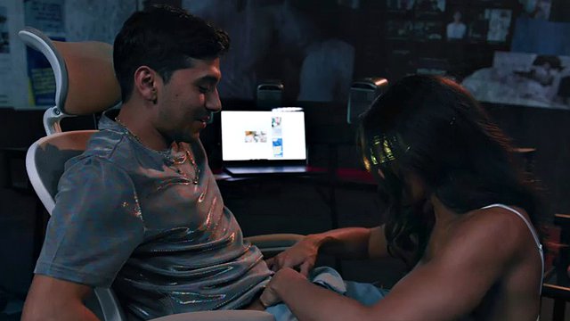 ピュア・タブー ショックを受けたティーンが秘密のセックスダンジョンを楽しんでいるセックス中毒継母ペニー・バーバーを発見